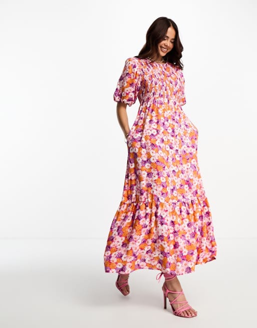 Nobody's Child – Kelsie – Gesmoktes Midikleid mit Puffärmeln und lila Blumenmuster 