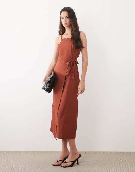 Nobody's Child - Kourtney - Vestito midi a portafoglio in misto lino marrone con spalline sottili - view 1