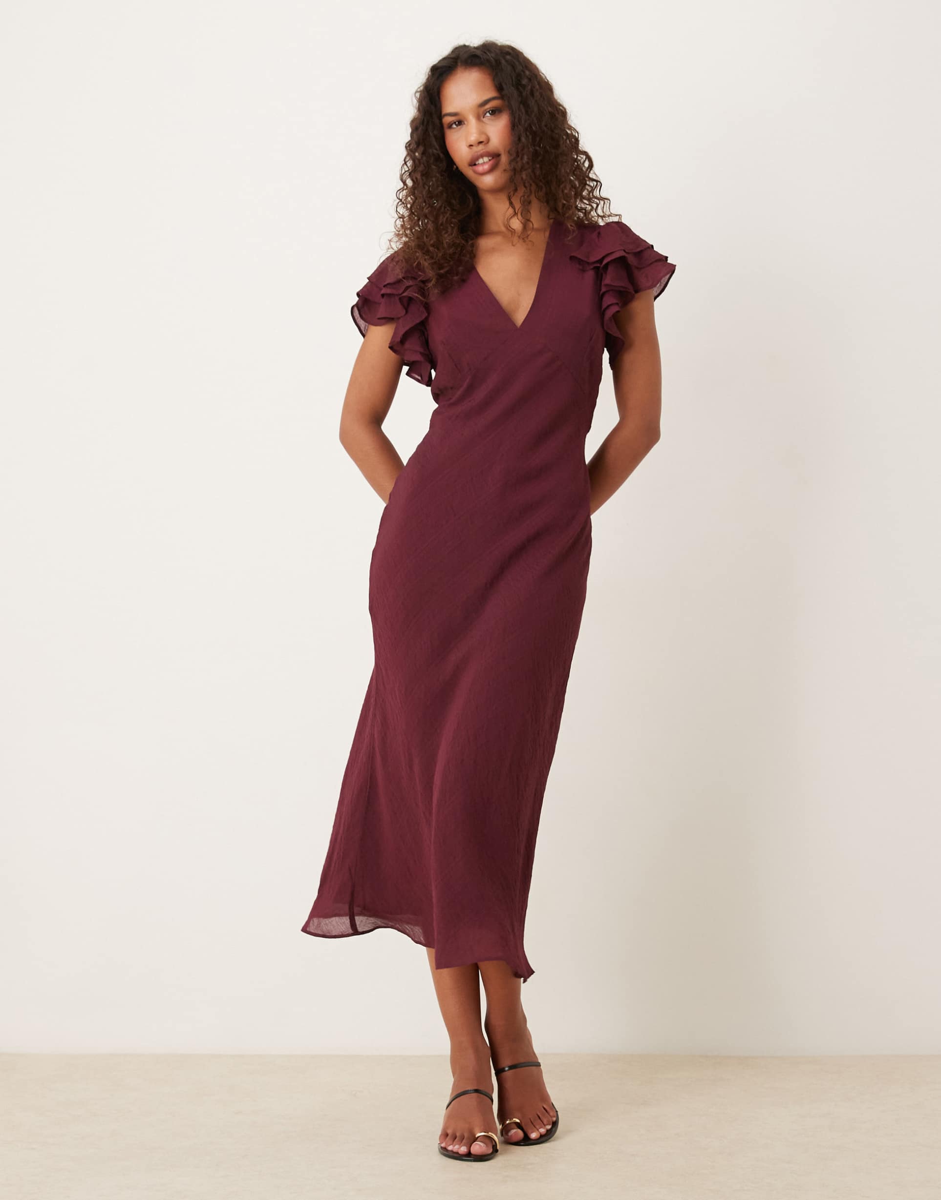 nobody's child layla v-neck midaxi dress with ruffle sleeves in chocolate