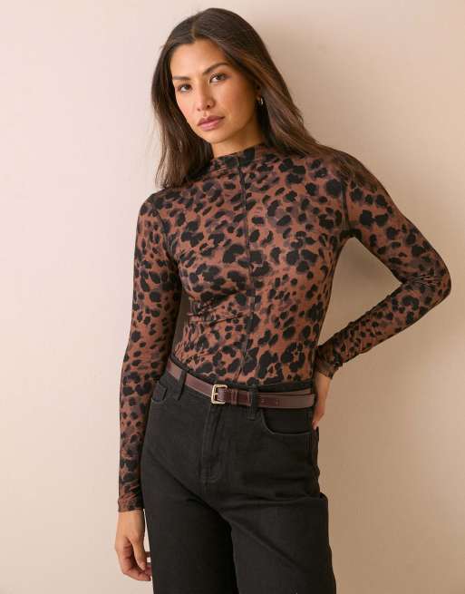 Nobody's Child Leopard print jersey high neck top in brown, 4 of 5