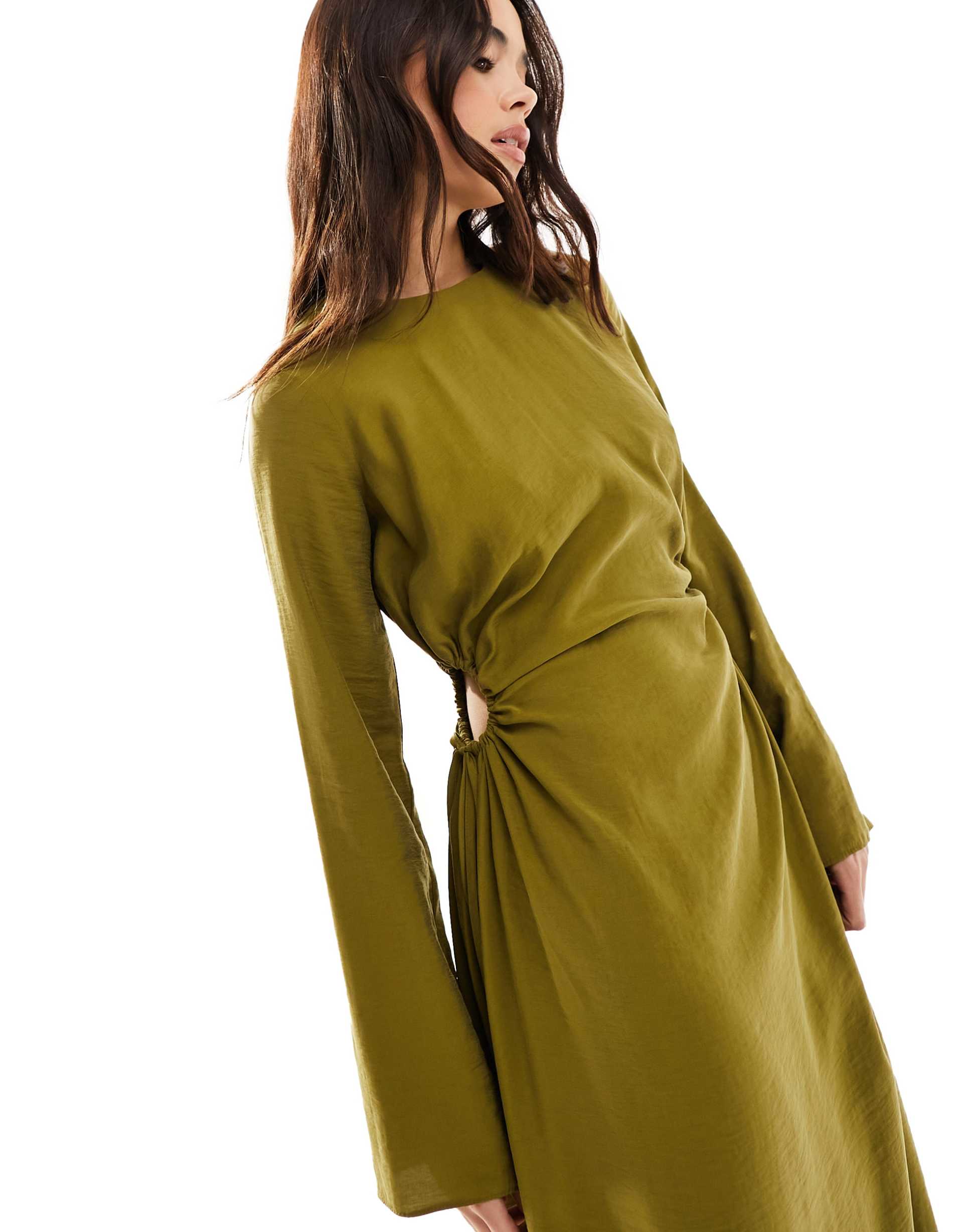 nobody's child lianne cut out long sleeve midaxi dress in green