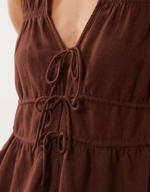 Nobody's Child linen blend ruched tie front top in chocolate (part of a set), 3 of 4
