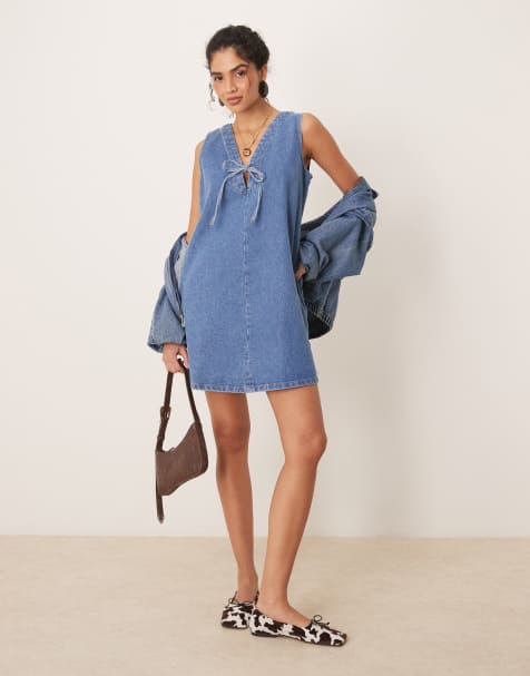 Nobody's Child – Lykke – Mini-Schürzenkleid aus Denim in mittlerer Waschung mit A-Linien-Schnitt - view 1