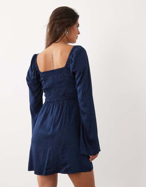 Nobody's Child Lyon vestito mini in satin con scollo a cuore e maniche svasate a pois blu, 3 di 4