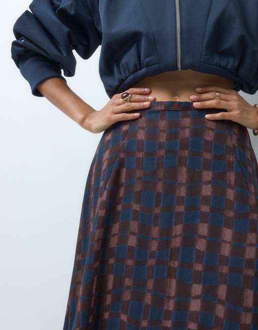 Nobody's Child Madden chiffon pleated volume maxi skirt in blue and burgundy check, 5 of 9