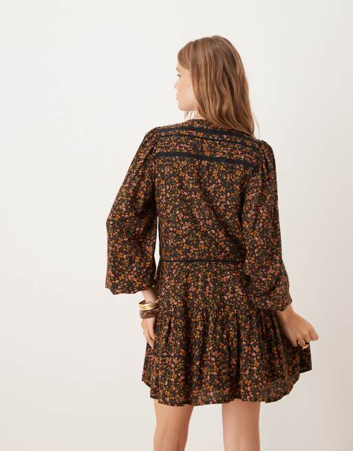 Nobody's Child – Marley – Kurzes Boho-Kleid mit V-Ausschnitt und dunklem Blumenmuster, 3 von 4