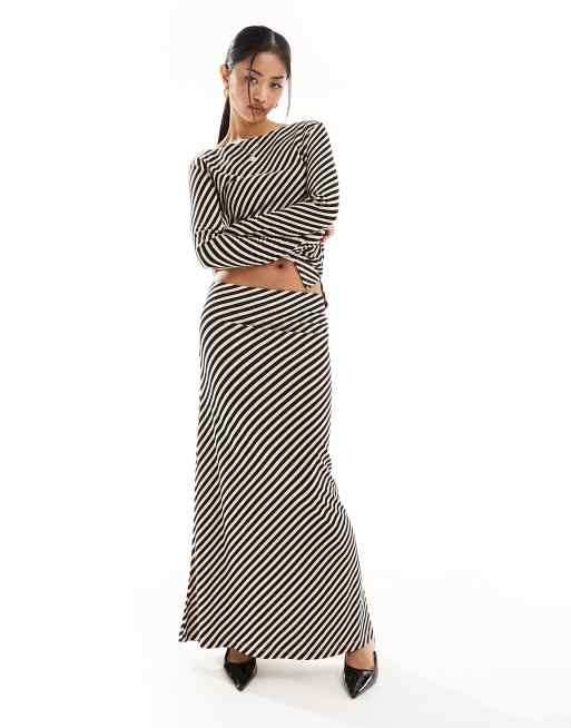 Horizontal striped best sale maxi dress