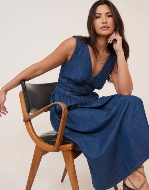 Nobody's Child Mid-wash jackson denim midi dress in blue, 3 of 5