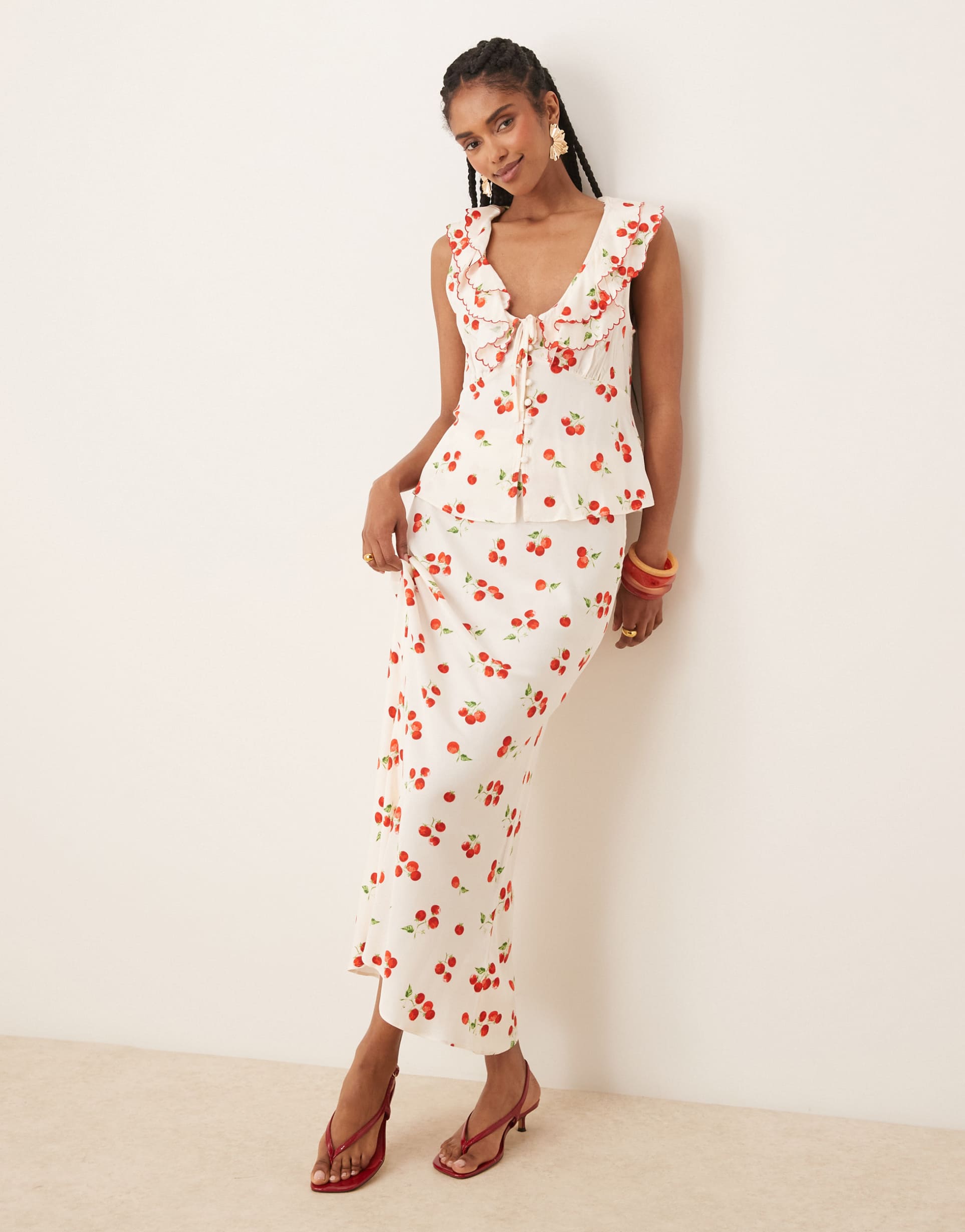 nobody's child milo midaxi skirt in white tomato print - part of a set