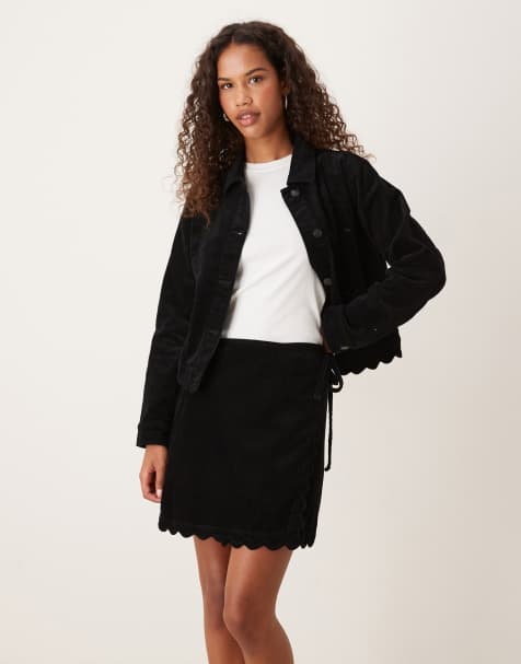 Nobody's Child - Minirok van corduroy met geschulpte rand en overslag in zwart, deel van co-ord set - view 1