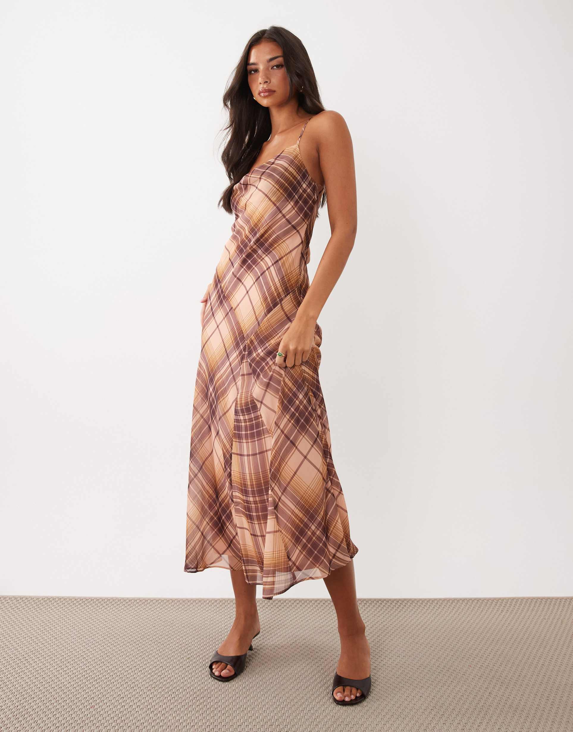 nobody's child motsi chiffon cami paneled maxi dress in pink and maroon plaid