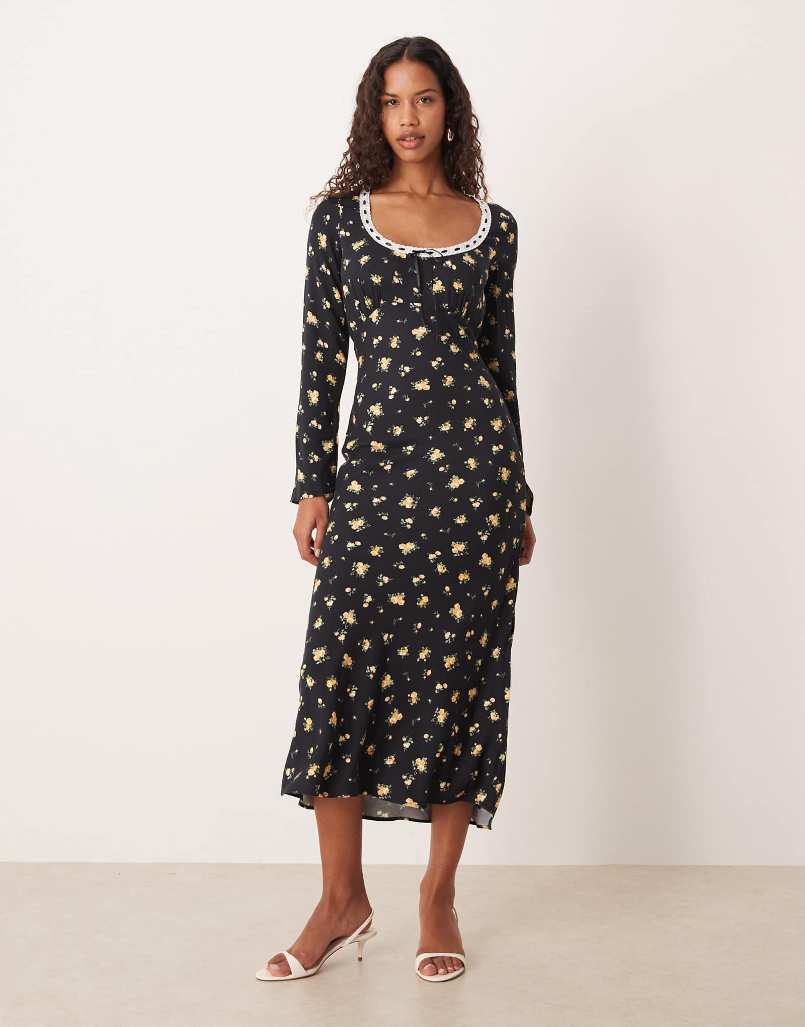 Черное макси-платье с длинными рукавами и кружевной отделкой Nobody's Child в Неаполе в цветочек