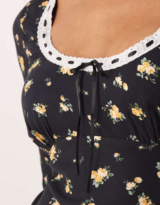 Nobody's Child – Naples – Langärmliges Maxikleid in Schwarz geblümt mit Spitzenbesatz, 2 von 4