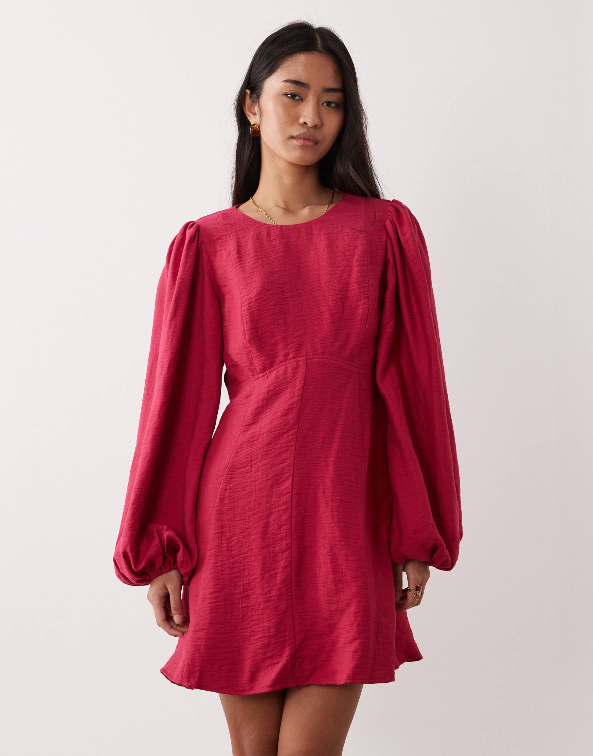 nobody's child nicki occasion round neck puff sleeve mini dress in fuchsia pink