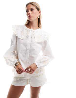 Orchid blouse in white