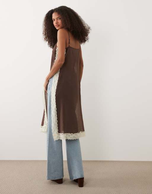 Nobody's Child Pauline lace hem longline split detail cami top in chocolate, 4 of 4
