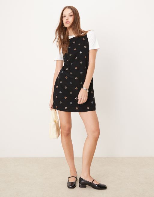 Nobody's Child - Pepper - Sort pinafore-minikjole med broderi