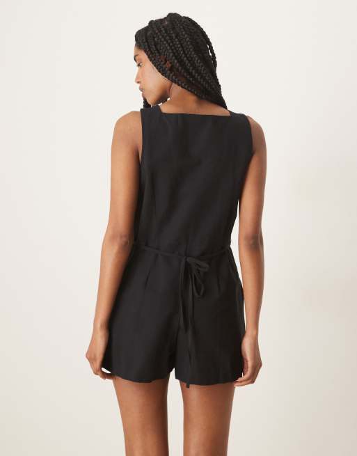 Nobody's Child – Peri – Playsuit in Schwarz mit eckigem Ausschnitt und Knopfleiste, 3 von 4