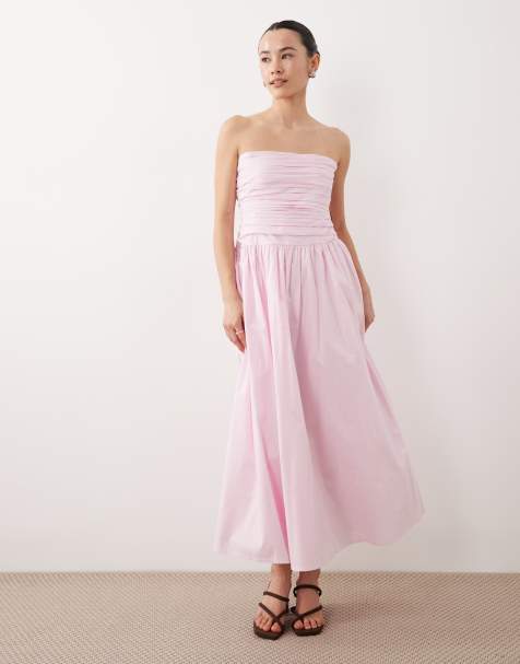 Nobody's Child Petite – Ariella – Jasnoróżowa sukienka midi z dekoltem bandeau i marszczeniem - view 1