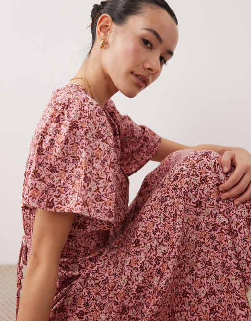 Nobody's Child Petite – Atlas – Midikleid in Rosa mit Blümchenmuster, 4 von 4
