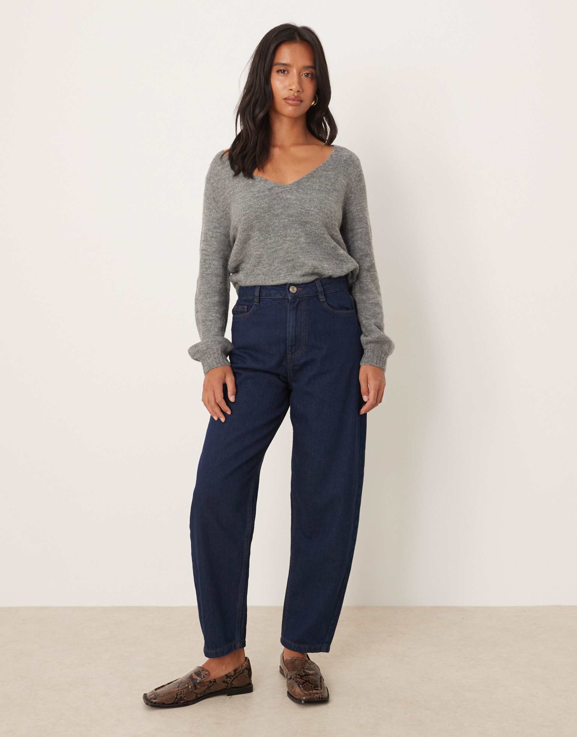 nobody's child petite barrel leg jeans in indigo