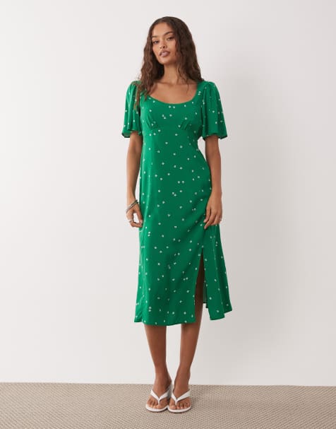 Nobody's Child Petite DeeDee short sleeve scoop neck tie back midi dress in green floral - view 1
