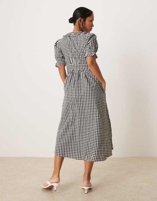 Nobody's Child Petite Flossie ruffle detail midi dress in black gingham |  ASOS