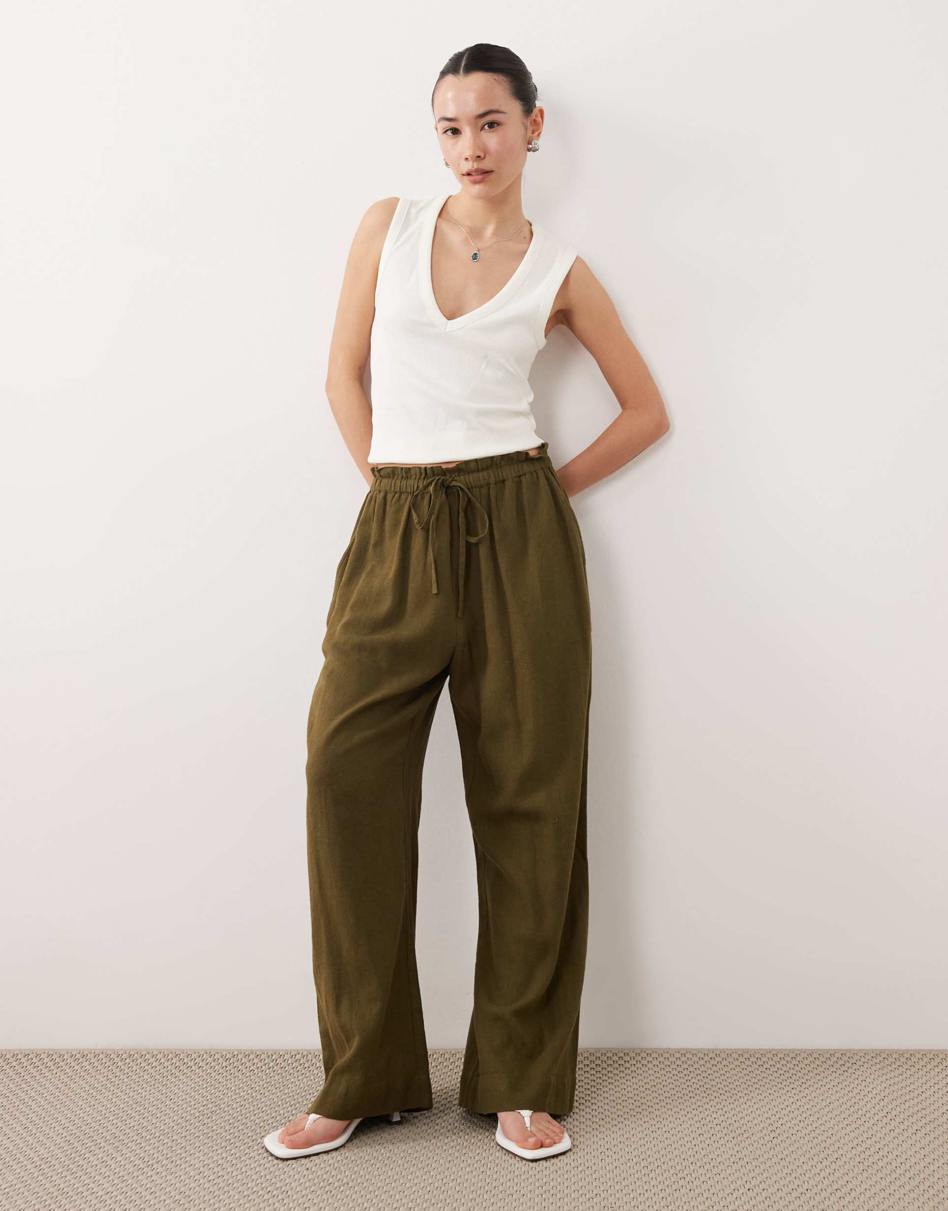 nobody's child petite fosse linen blend pants in khaki green