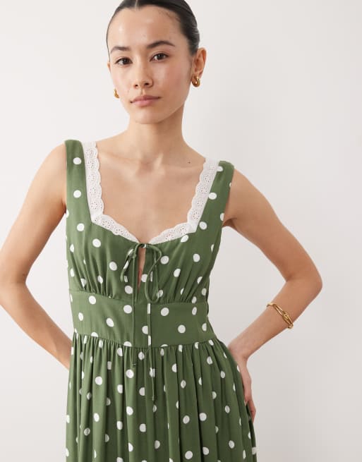 Nobody's Child Petite Heather sweetheart neckline midi dress in green polka  dots | ASOS
