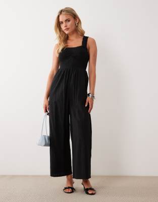 Nobody's Child Petite - Helena - Jumpsuit in Schwarz mit weitem Bein