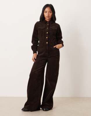 Nobody's Child Petite - Jumpsuit aus Cord in Braun-Brown