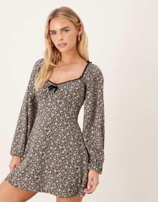 Nobody's Child Petite Lillie gathered bust mini dress in black floral