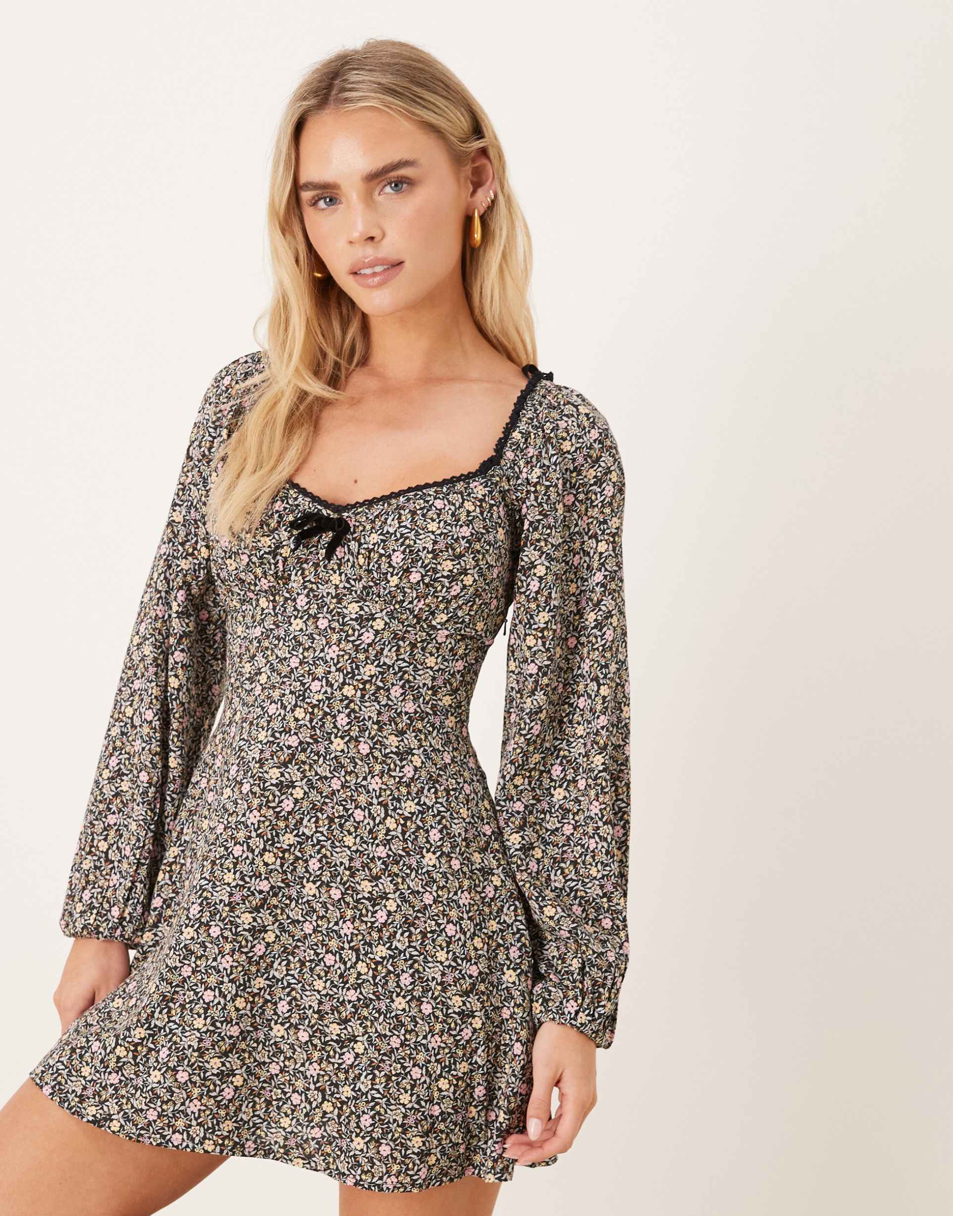 nobody's child petite lillie gathered bust mini dress in black floral