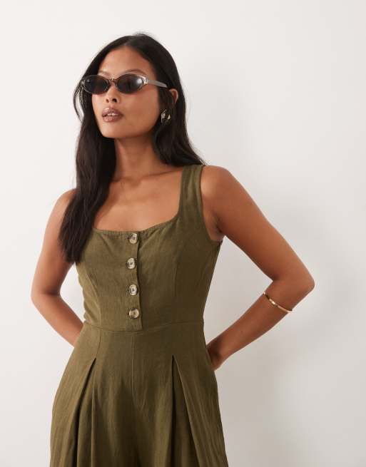 Nobody's Child Petite Lorey linen mix square neck wide leg jumpsuit in khaki, 3 of 4
