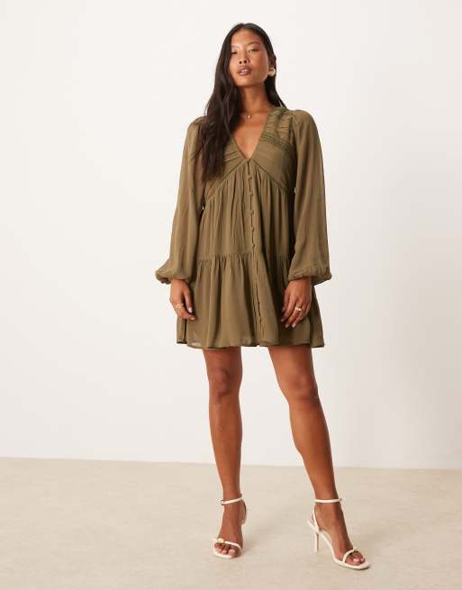 Nobody's Child Petite – Marley – Boho-Minikleid in Khaki mit V-Ausschnitt, 2 von 4