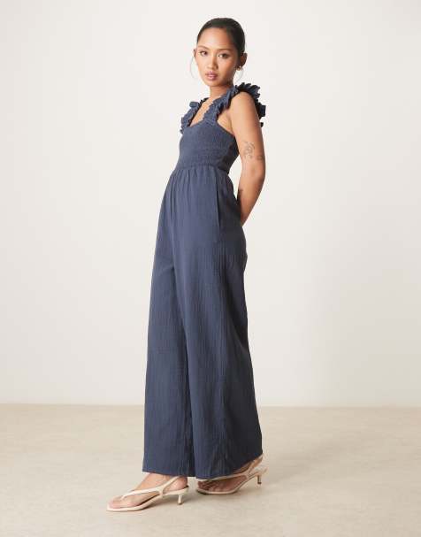 Nobody's Child Petite – Maya – Marinblå jumpsuit med volangärmar - view 1