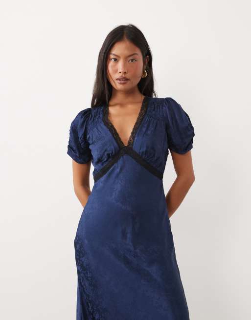 Nobody's Child Petite Nicolette satin jacquard lace detail plunge