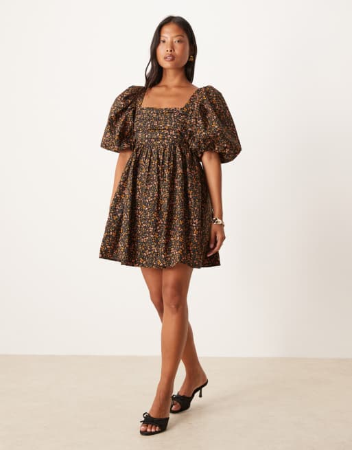 Nobody's Child Petite - Nova - Robe courte à manches bouffantes - Imprimé fleurs foncé, 3 de 4