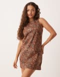 [Nobody's Child Petite] Nobody's Child Petite Palermo shift mini dress in brown paisley 8 Brown