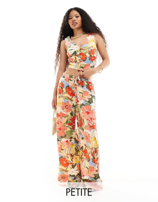 Nobody's Child Petite - Reese - Broek met wijde pijpen in bloemenprint, deel van co-ord set