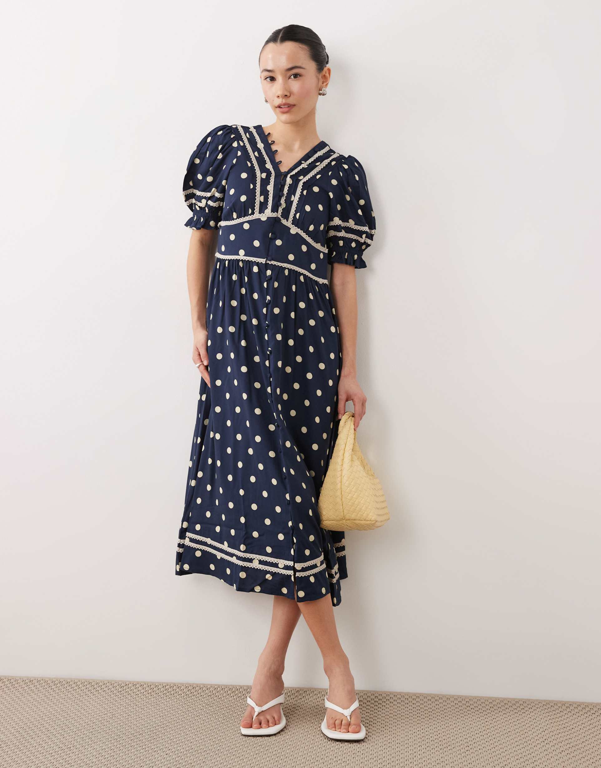 nobody's child petite saffy bell sleeve polka-dot midi dress in navy