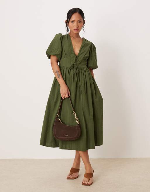 Nobody's Child Petite – Scarla – Sukienka midi w kolorze khaki z wiązaniami