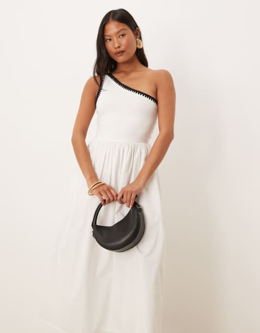 Nobody's Child Petite Seattle sleeveless midi dress in white, 3 of 4