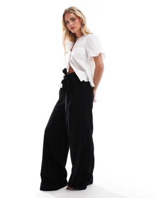 self tie wide leg pants in black