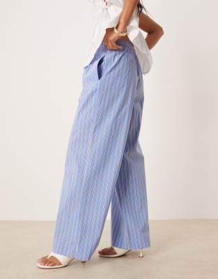 Nobody's Child Petite Shona Straight Leg Pants