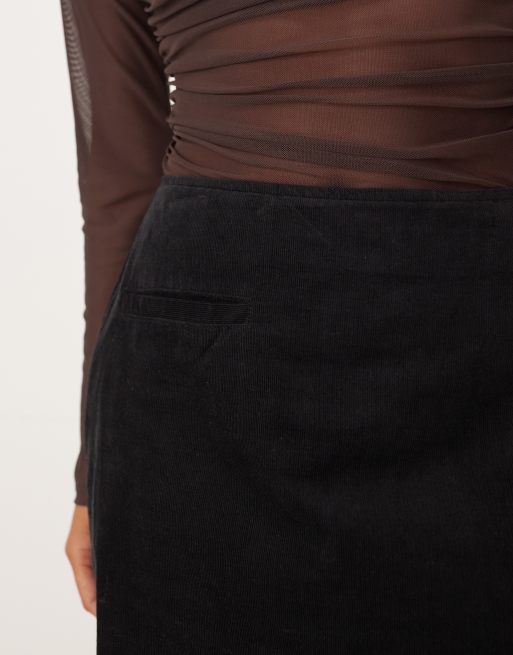 Nobody's Child Petite – Sofia – Cord-Minirock in Schwarz mit gewickelter Vorderseite, 5 von 5