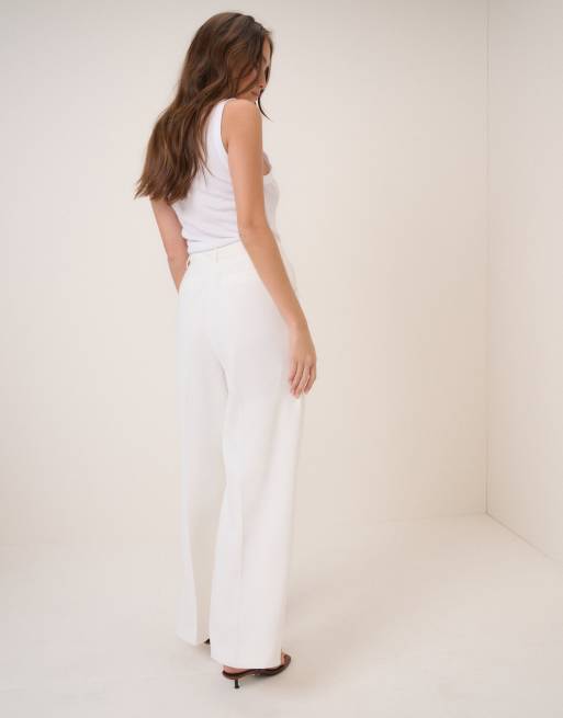 Nobody's Child Petite tailored jax crepe trousers in white - WHITE, 3 of 5