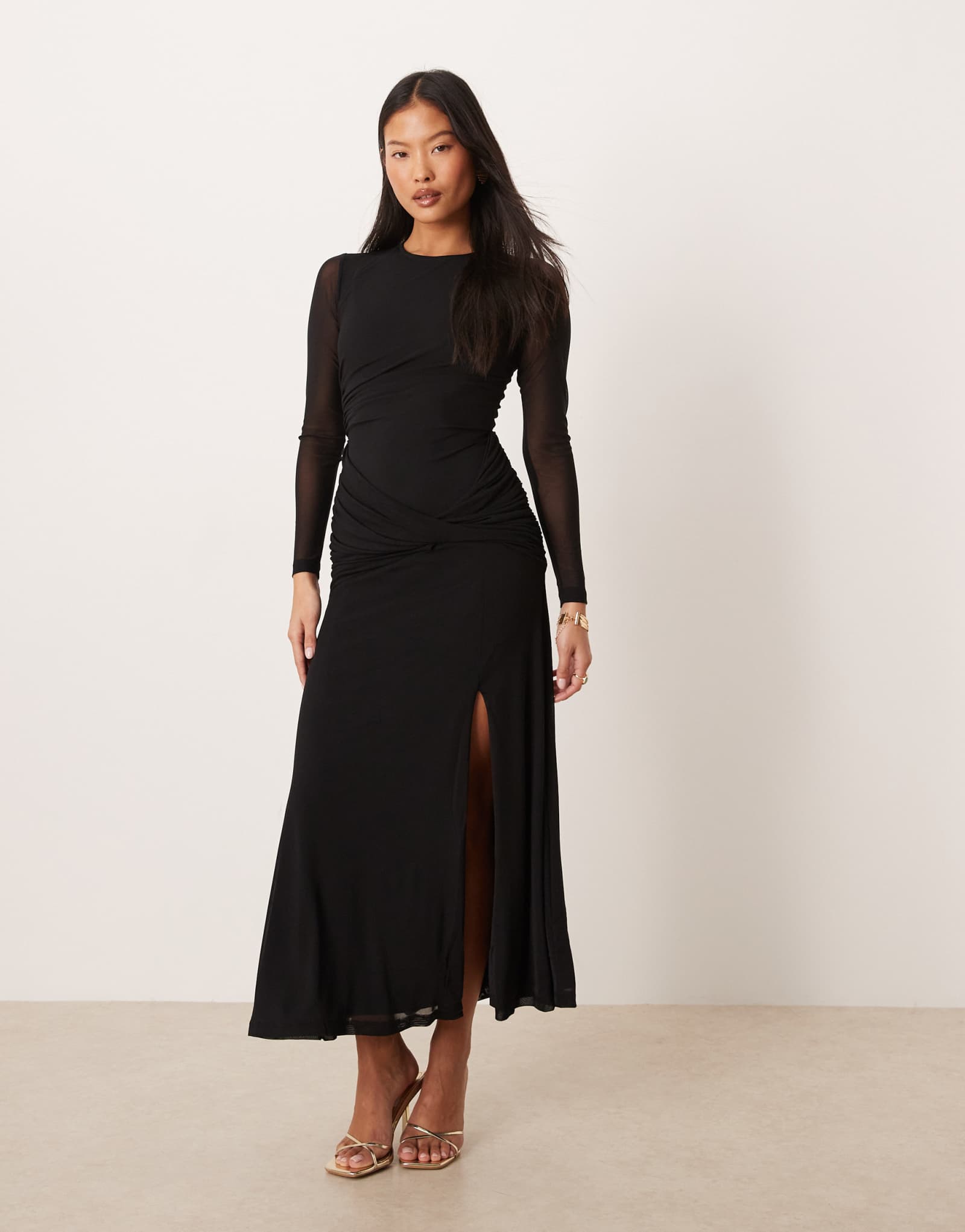 Маленькое платье мидакси с рюшами и драпировкой от Nobody's Child темно-красного цвета от Тэмми