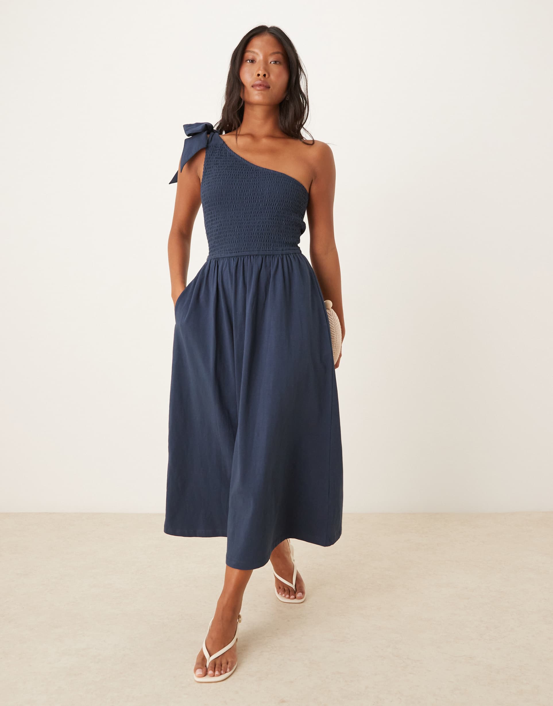 nobody's child petite tie one shoulder shirred midi dress in navy