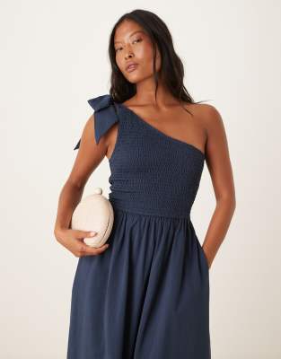 Nobody's Child Petite Tie One Shoulder Shirred Midi Dress